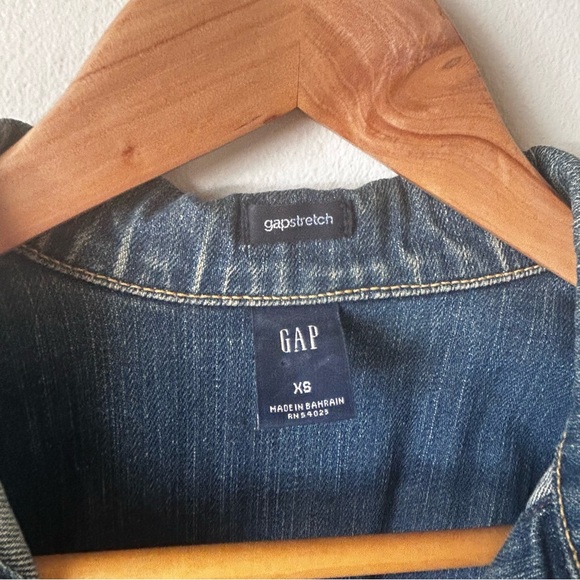 Gap Stretch Y2K Distressed Trucker Style Jean Jacket XS - Picture 2 of 13